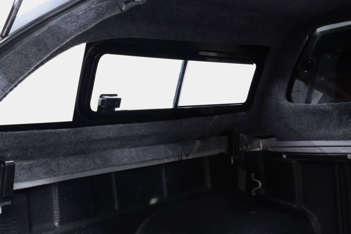 Roxform Fiberglass Hardtop Canopy Sliding Window Tonneau Cover For Volkswagen 2015-2023 - 3